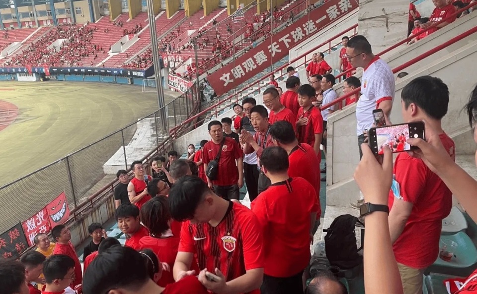 开云体育app-郑州队逆转济南队，继续豪取胜利
